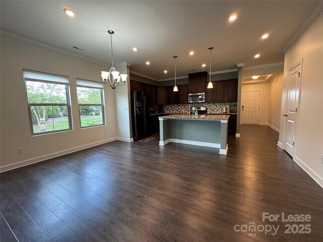 Building Photo - 4641 Collingham Dr
