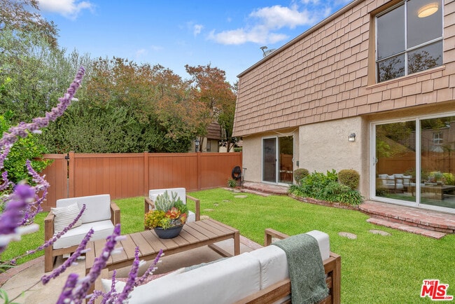 Building Photo - 4032 Yankee Dr