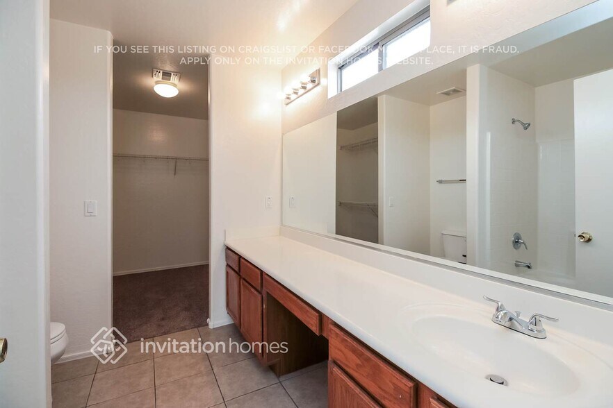 Building Photo - 3417 W Wayland Dr