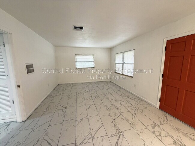 Building Photo - 1624 Ferndell Rd