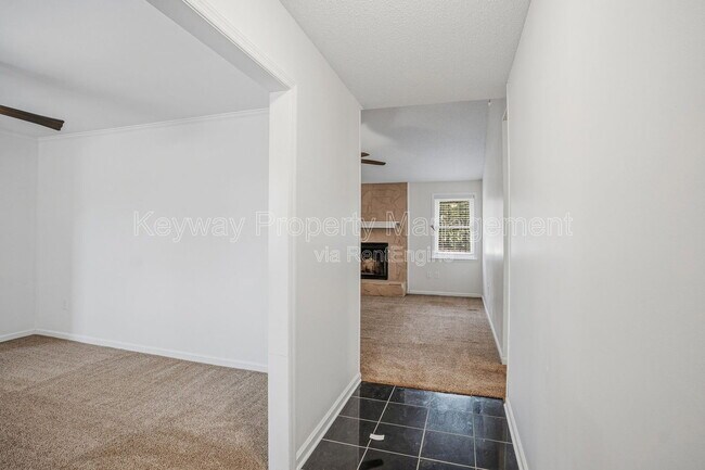 Building Photo - 3420 Linderwood Dr