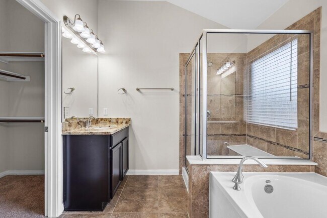Building Photo - 2923 Bluffstone Dr