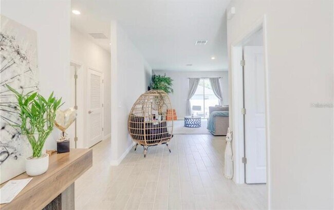 Building Photo - 7439 SW 130th Ln