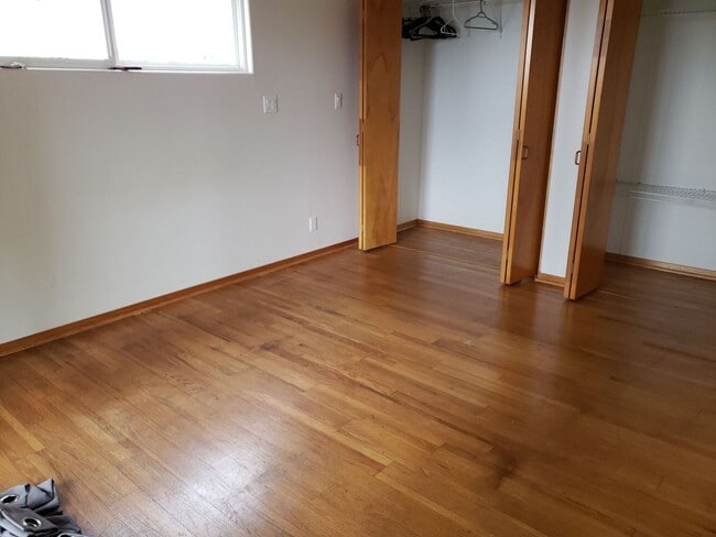 Building Photo - 1 bd. 1ba. Unfurnished Kula Cottage - Lowe...