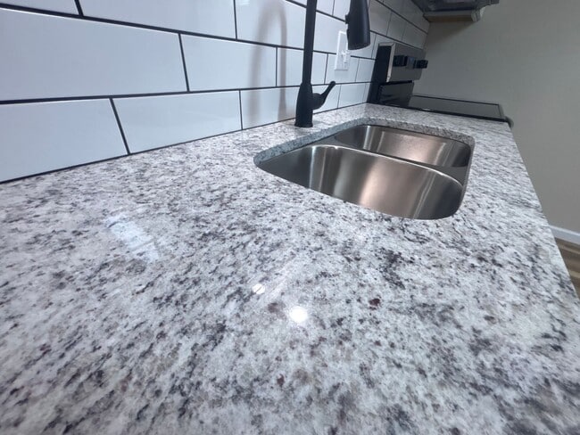 Building Photo - S0275-MF2