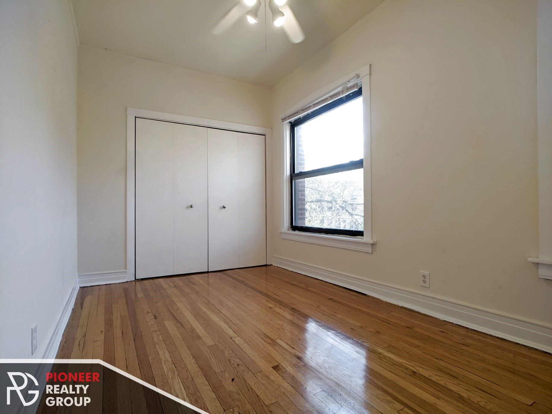 Building Photo - 822 W Waveland Ave