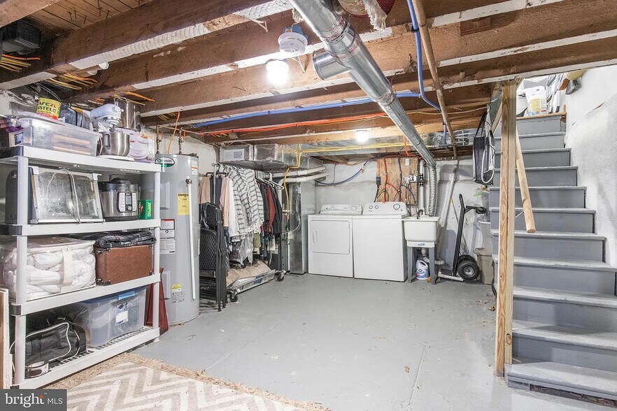 Building Photo - 1808 S Chadwick St