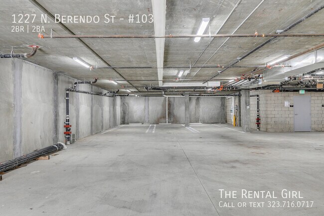 Building Photo - 1227 N Berendo St