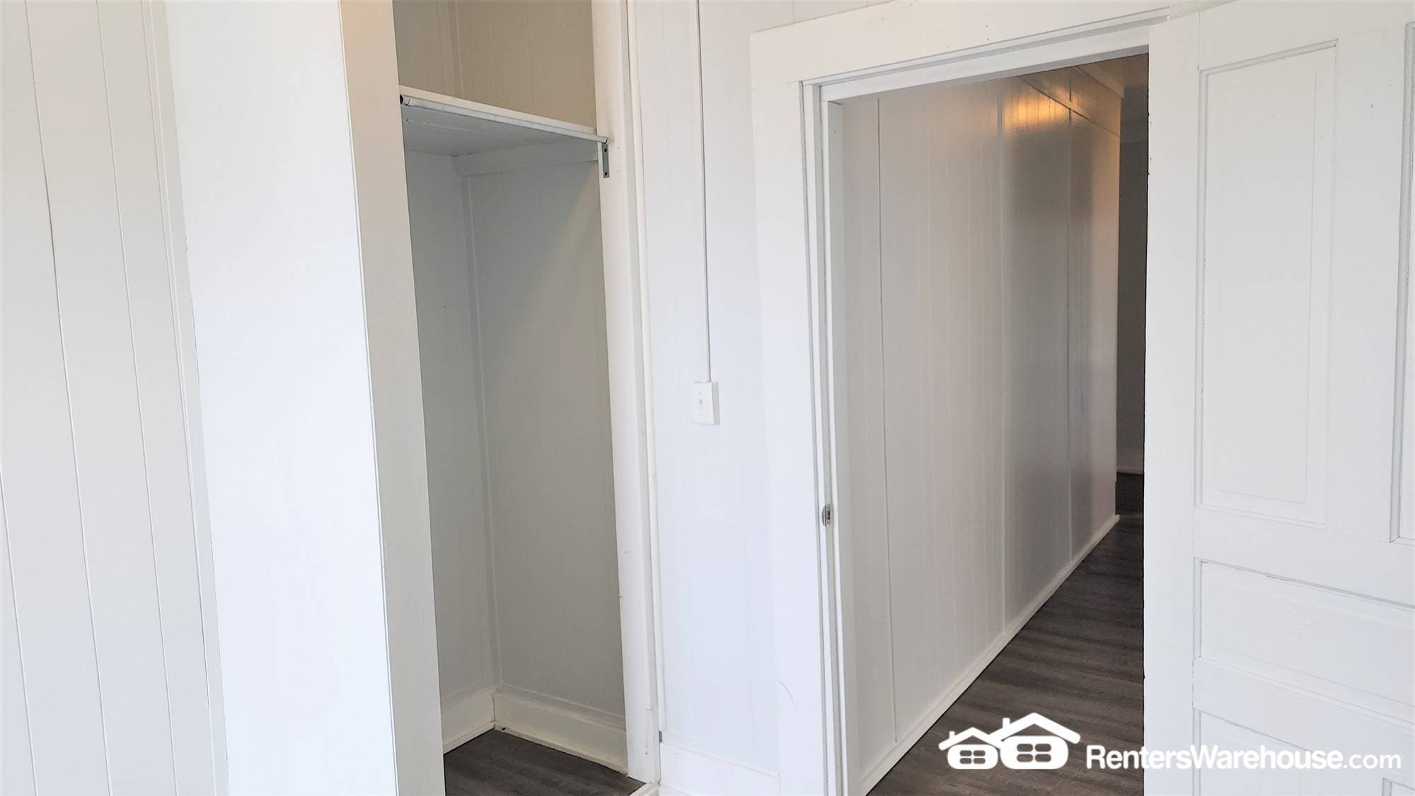 Building Photo - 408 3rd St E