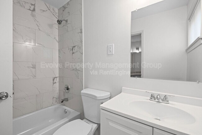 Building Photo - 6326 Thornfield Dr