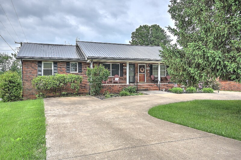 Primary Photo - 5524 Carters Vly Rd
