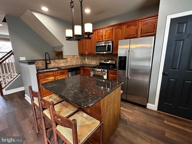 Building Photo - 2732 Shelburne Rd