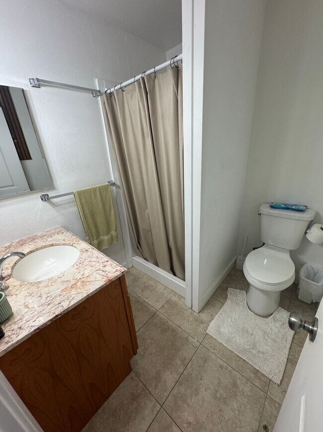 Building Photo - Attached Guest Studio Home in Kailua Town with Yard, and Pets Allowed