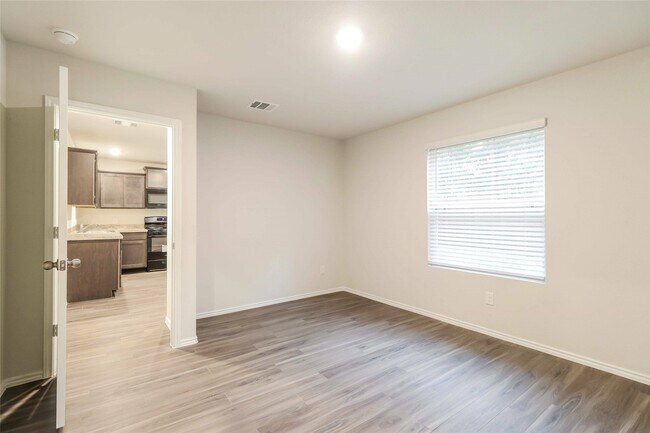 Building Photo - 2417 Flathead Dr