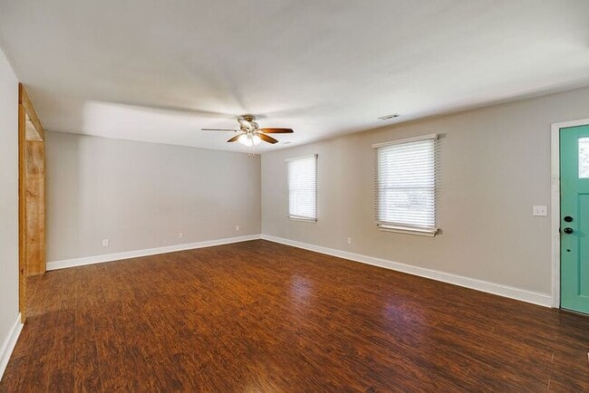 Building Photo - 145 VFW Dr