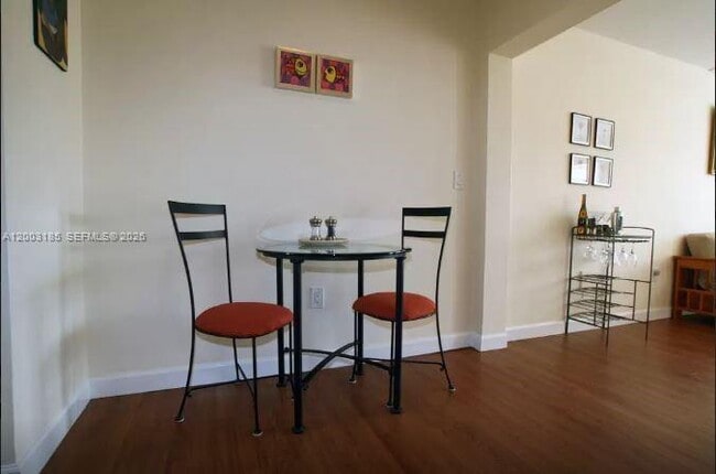 Building Photo - 900 Euclid Ave