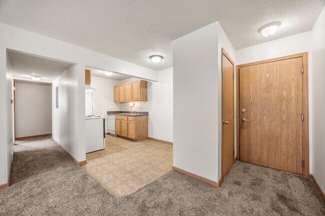 Building Photo - Clover Creek | Standard 2-Bedroom *