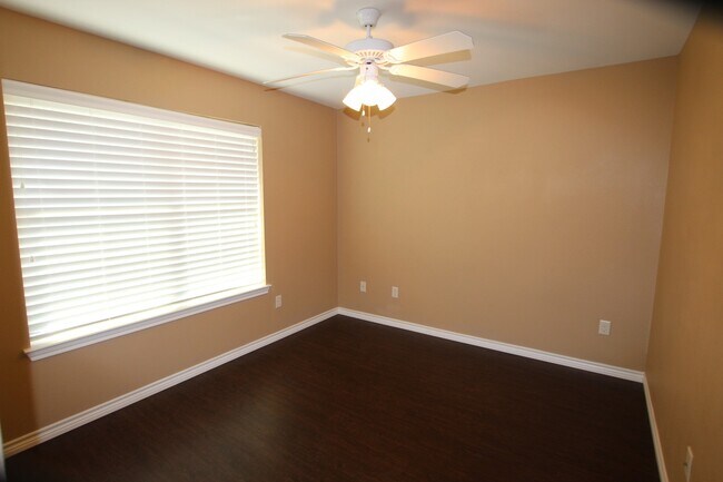 Building Photo - 19391 King Ranch Dr