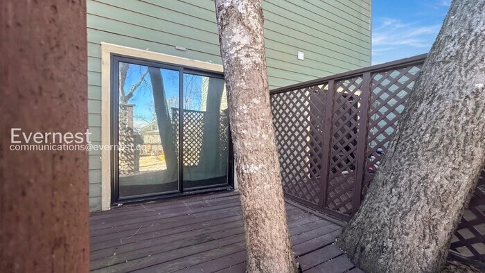 Building Photo - 900 Taulbee Ln