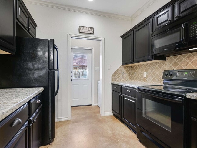 Building Photo - 3312 Airborne Ave