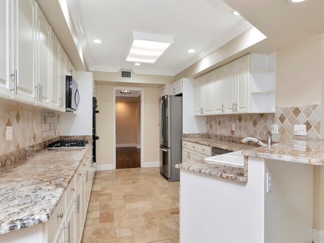 Building Photo - 165 Baltic Cir