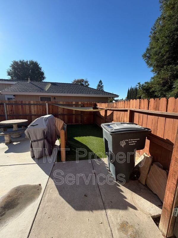 Building Photo - 7457 Windbridge Dr