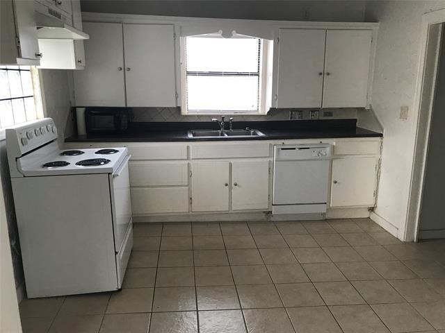 Building Photo - 813 W Eighth St