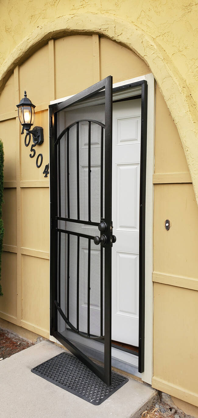 Building Photo - 10504 Caminito Rimini