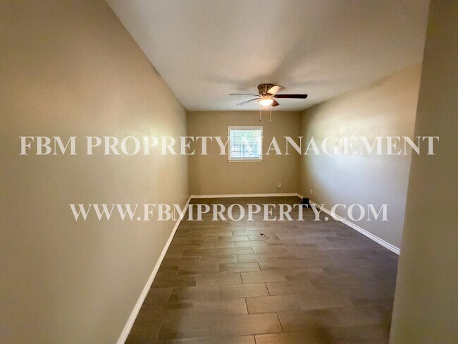 Building Photo - 121 N 24th St