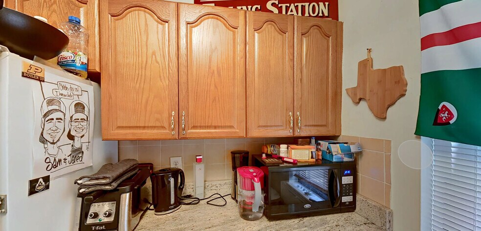 Building Photo - 1758 Commonwealth Ave