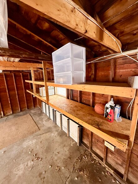 Building Photo - 310 Poplar St