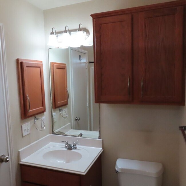 Building Photo - 4115 McFarland Dr