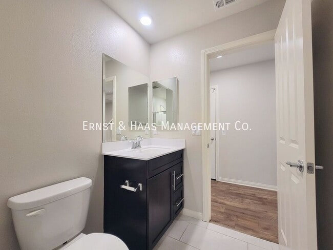Building Photo - 14414 Strawberry Ln