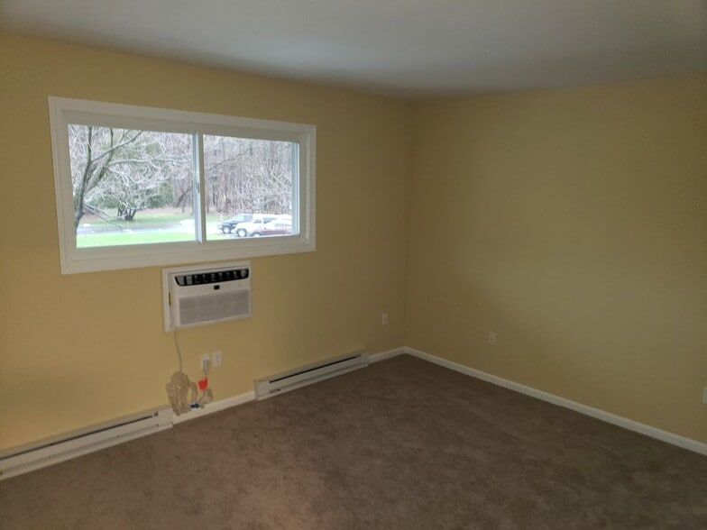 Building Photo - 15 Harry Brook Village