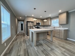 Building Photo - 140 W Sourwood Dr