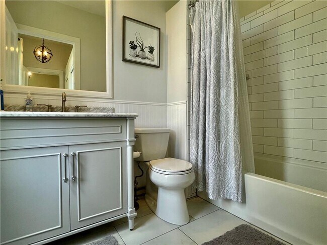 Building Photo - 541 Bellevue Ave