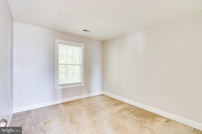 Building Photo - 1168 Taji Ct