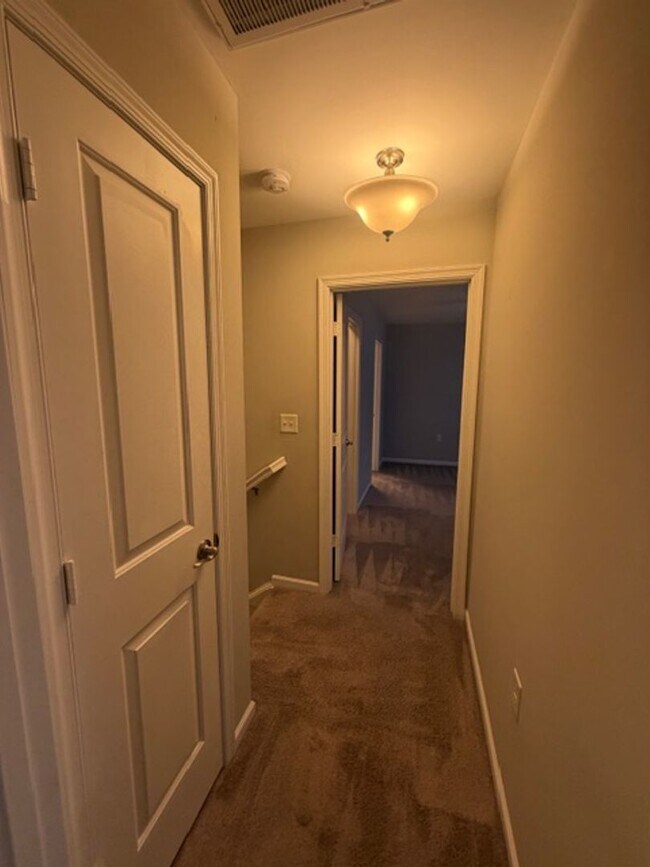Building Photo - 1609 Apsley Ct