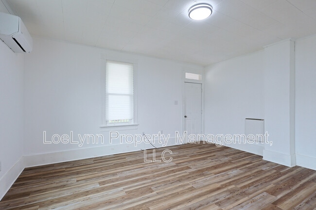 Building Photo - 14208 Temple St