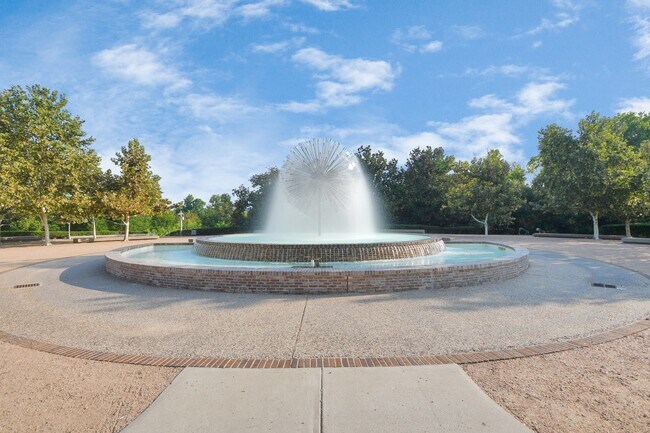Building Photo - 1711 Allen Pkwy
