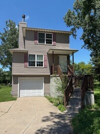Building Photo - 4165 Pine Ave