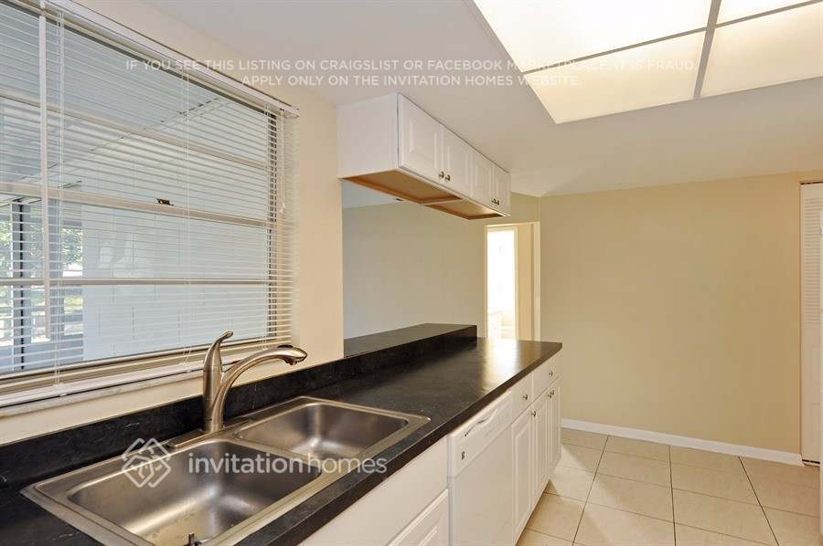 Building Photo - 5209 Windlaff Ave