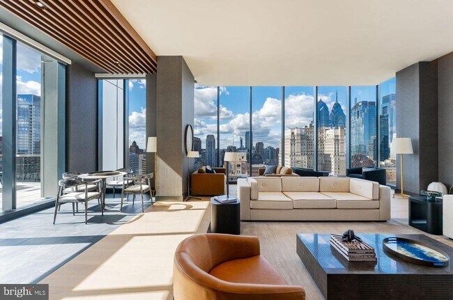 Building Photo - 210 S 12th St