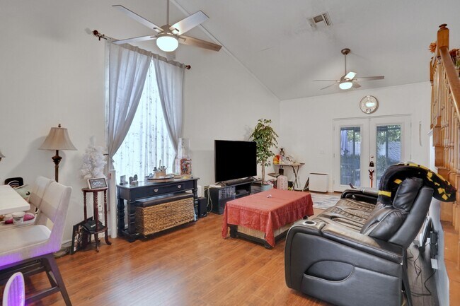 Building Photo - 6677 Ryan Chase Ct
