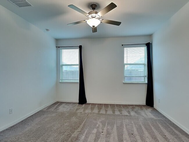 Building Photo - 7209 Dandelion Rd