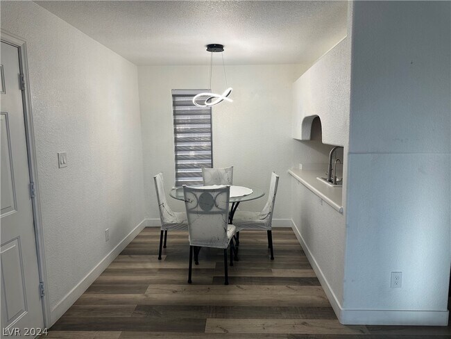 Building Photo - 601 Cabrillo Cir