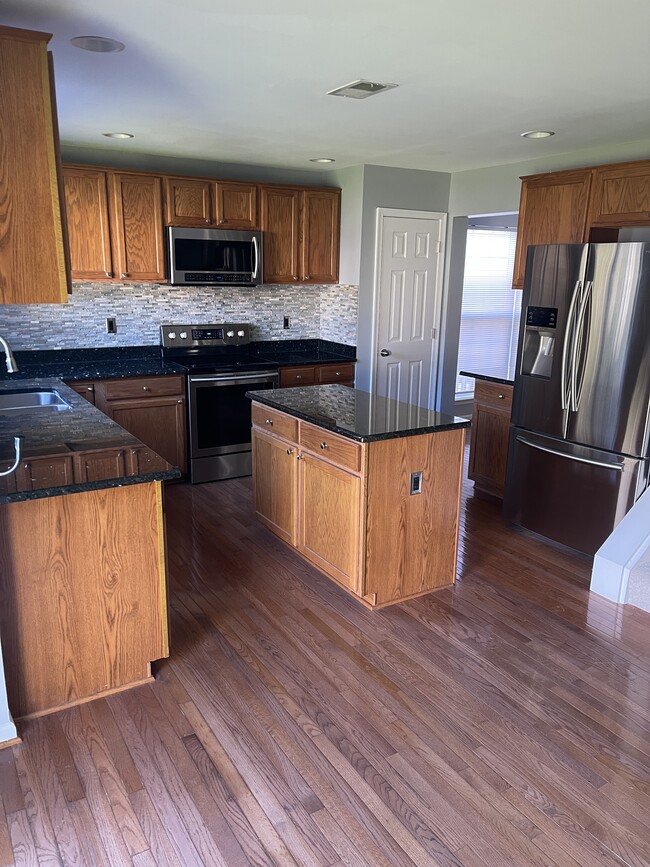 Building Photo - 14268 Town Commons Way