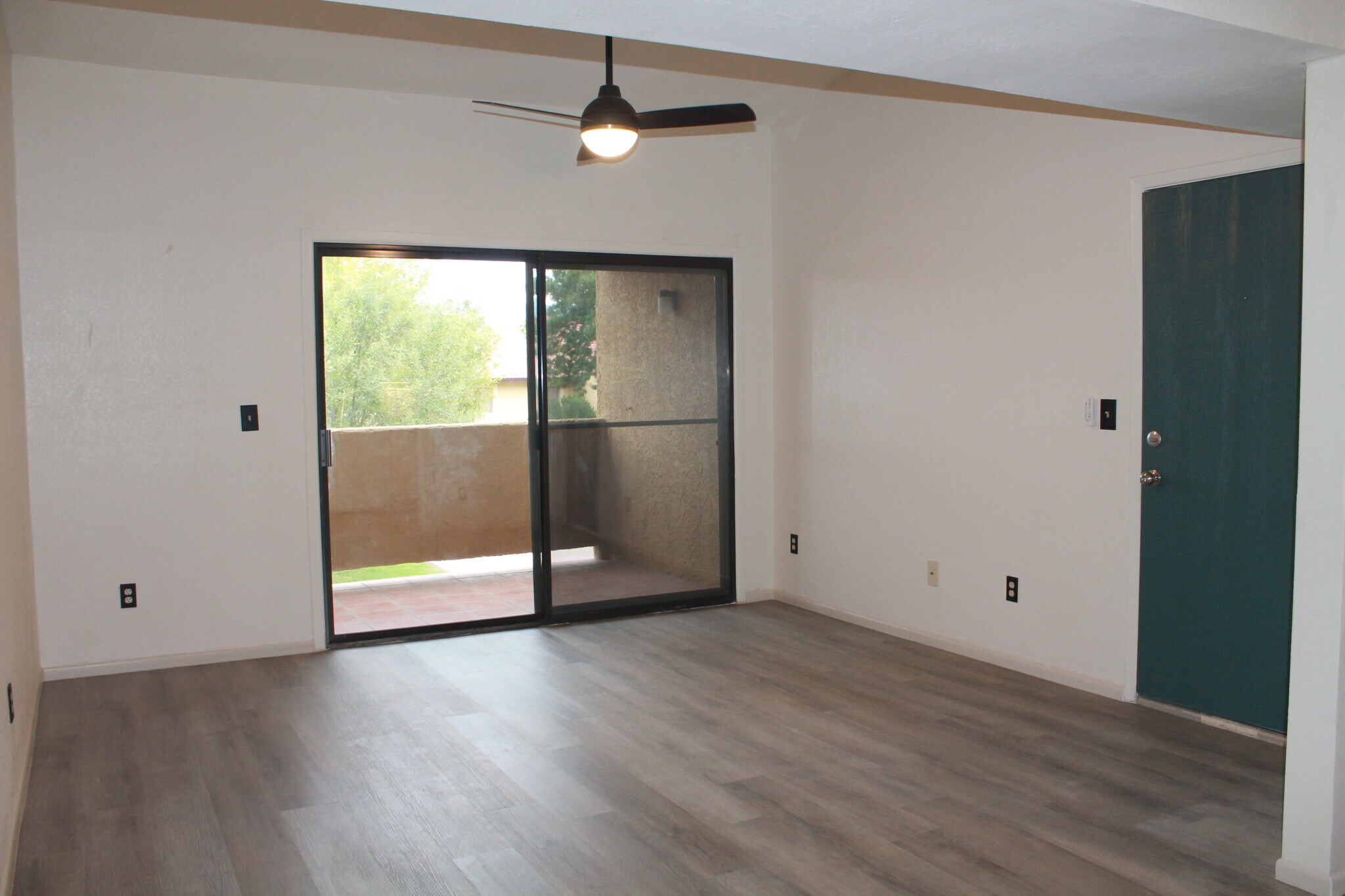 Building Photo - 2188 N Pantano Rd