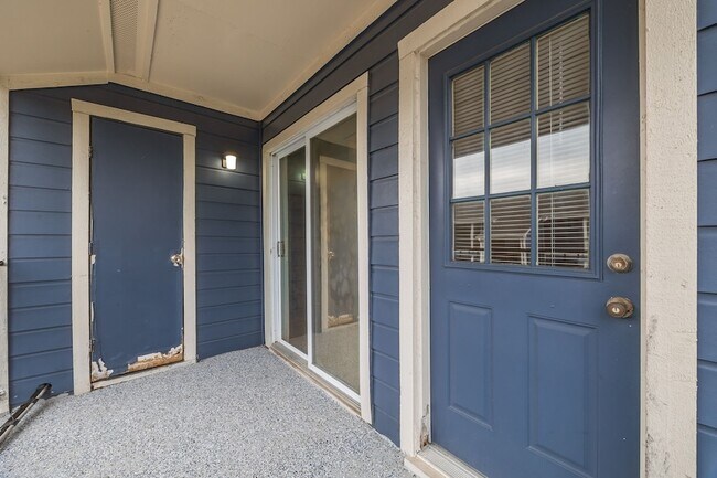 Building Photo - 18515 Egret Bay Blvd