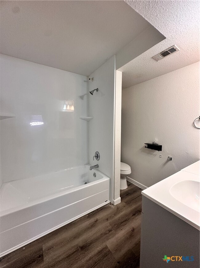 Building Photo - 899 Hillyer St